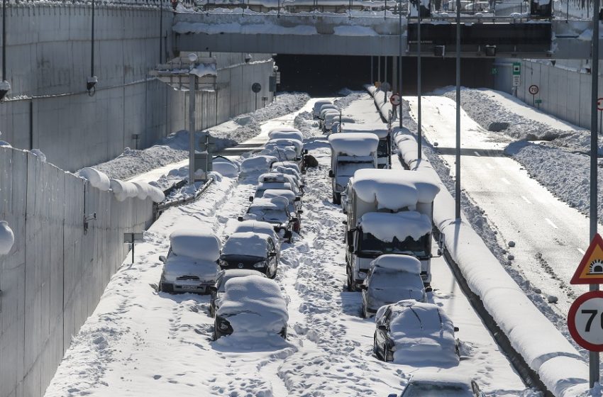  Αυτή είναι η πρώτη αγωγή κατά της Αττικής Οδού – Τι αναφέρει – Μηνύσεις και για τη σύγκρουση τρένων