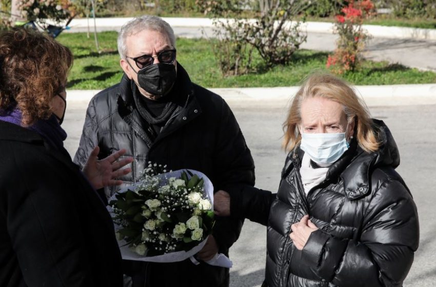  Στο Κοιμητήριο Παπάγου το τελευταίο αντίο στον Αλέκο Φασιανό