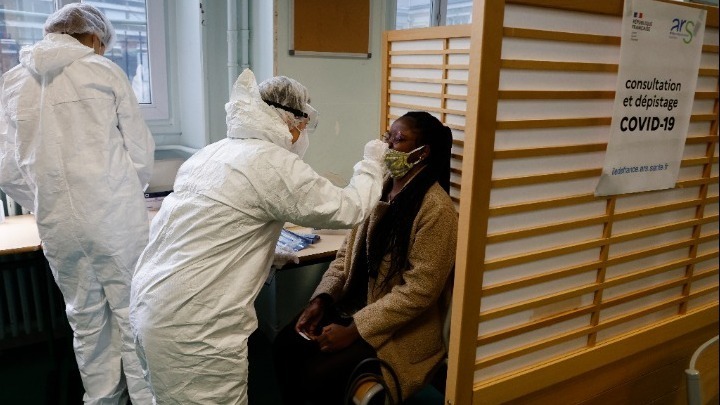  Γαλλία: Το 5% των ασθενών που νοσηλεύονται έχει πλαστό πιστοποιητικό εμβολιασμού