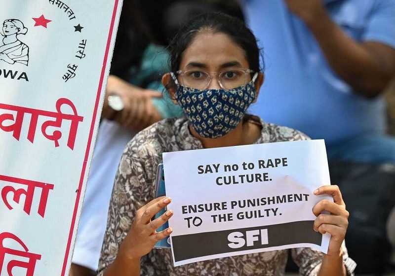  Ινδία: Ομαδικός βιασμός γυναίκας στο δρόμο-11 συλλήψεις