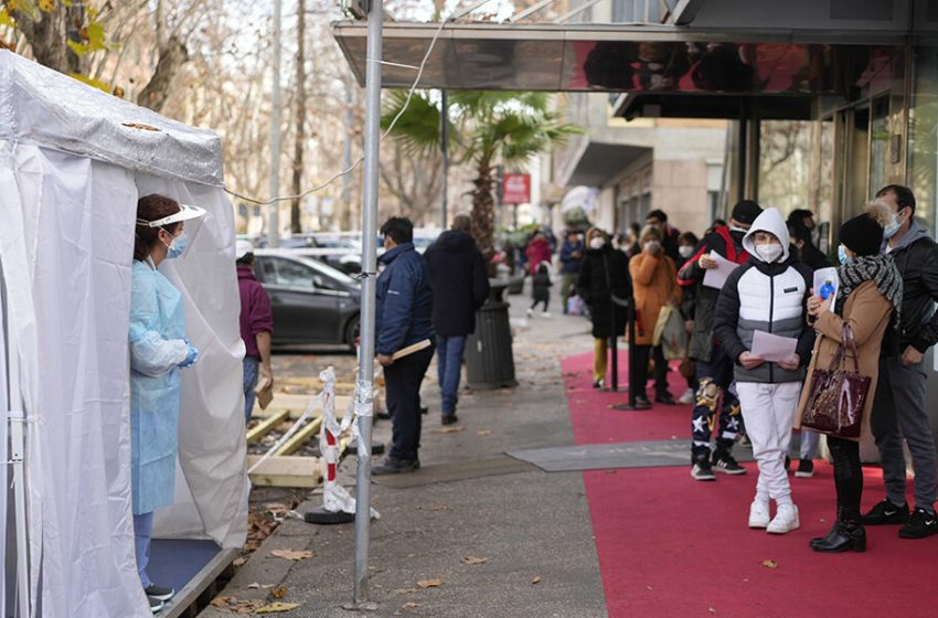  Ιταλία – Όμικρον: Προειδοποίηση για 2 εκατ. κρούσματα και πίεση στα νοσοκομεία