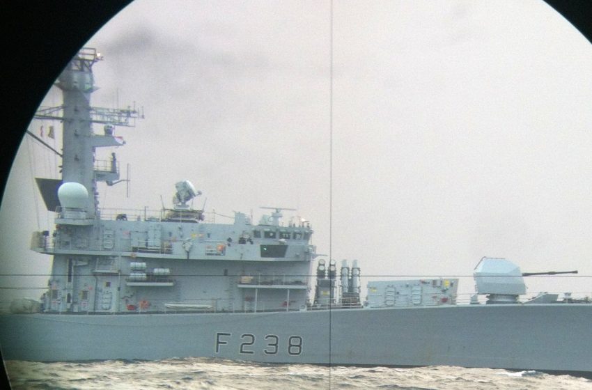 Η στιγμή της “σύγκρουσης” βρετανικής φρεγάτας με ρωσικό υποβρύχιο – Πώς συνέβη το περιστατικό (vid)
