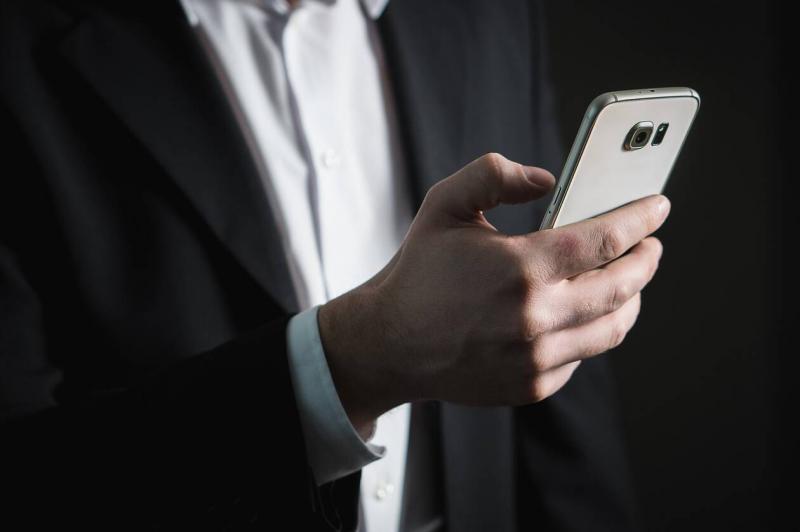  Νέα απάτη με τα κινητά τηλέφωνα – Τι συνιστά η Δίωξη
