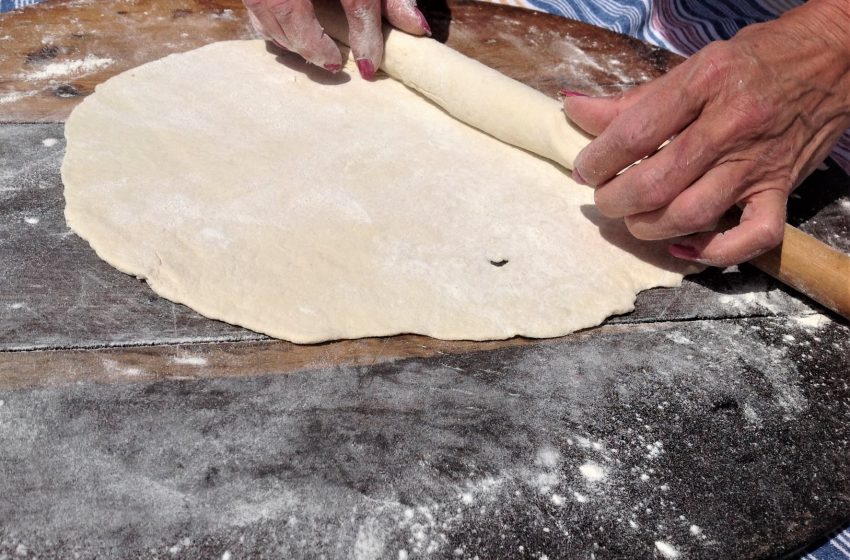  Πίτα Αρναίας: Πώς μια παραδοσιακή συνταγή μπήκε στις τοπικές ξενοδοχειακές επιχειρήσεις