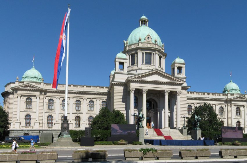  Σε εξέλιξη δημοψήφισμα στη Σερβία για την αναθεώρηση του Συντάγματος