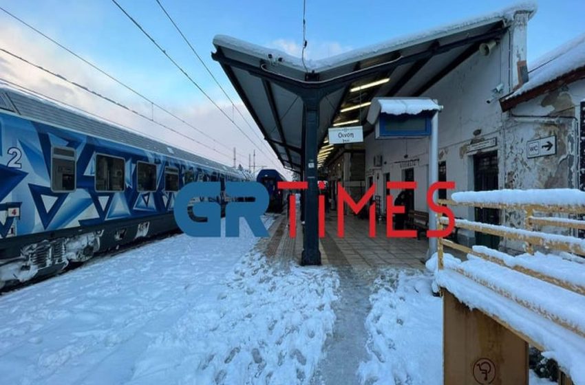  Εγκλωβισμένοι και σε τρένα σε Οινόη, προαστιακό, Τιθορέα – Τελειώνουν οι προμήθειες (vid)