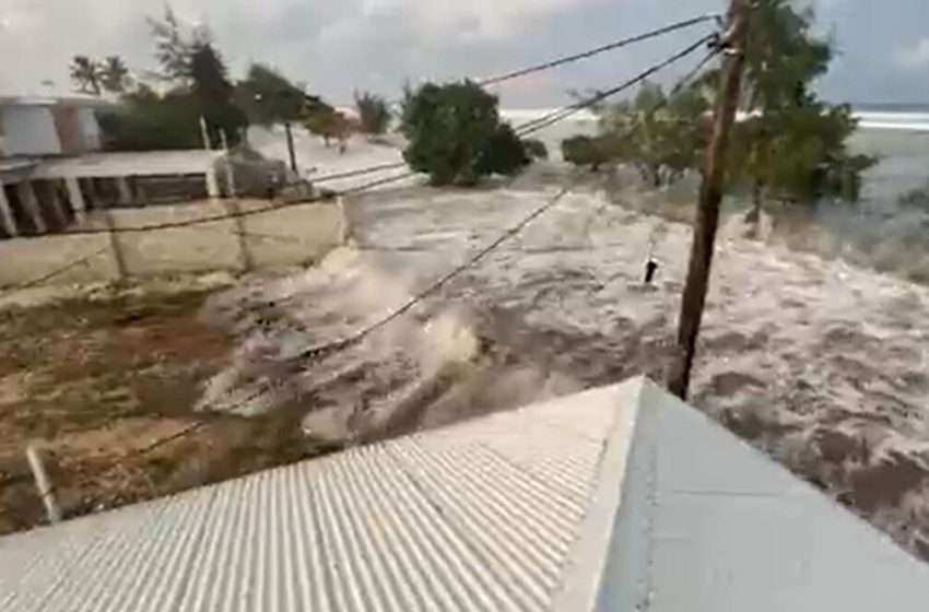  Τόνγκα: Δραματικές ώρες για τους κατοίκους – Κόπηκαν οι επικοινωνίες μετά το τσουνάμι (vid)