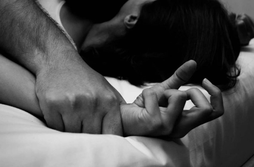  Φρίκη στην Ερέτρια: Τουρίστρια πήδηξε από μπαλκόνι ξενοδοχείου για να γλιτώσει τον βιασμό