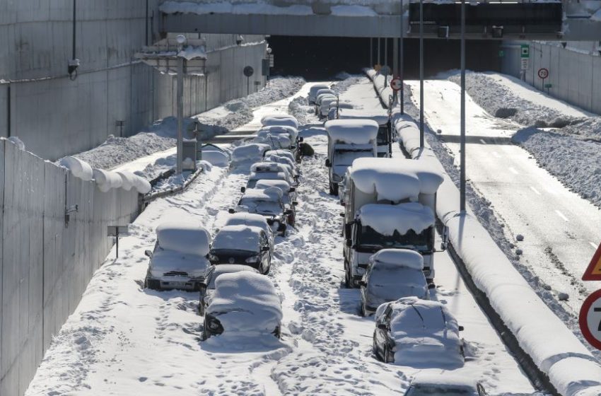  Αποζημίωση 2.000 ευρώ για κάθε εγκλωβισμένο όχημα στην Αττική Οδό- Μετά από επικοινωνία του Μαξίμου με την εταιρεία