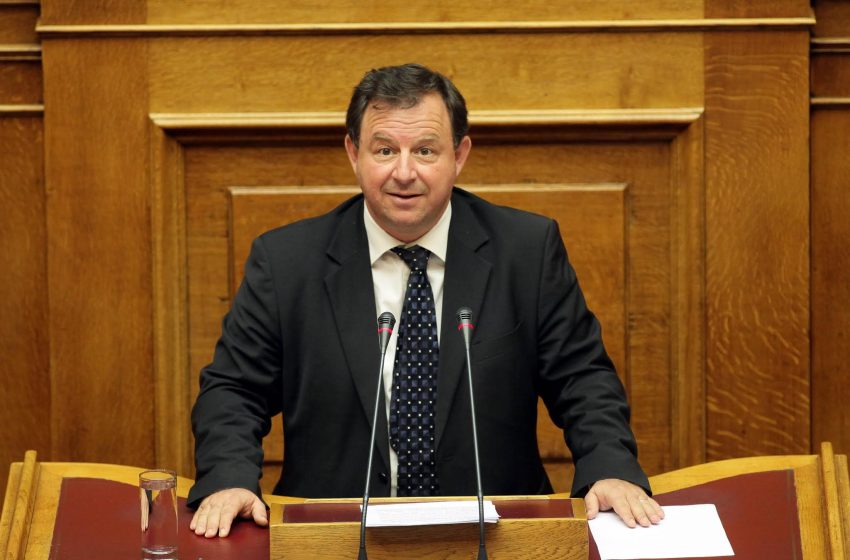  Βουλευτής ΝΔ: Σωστή και δίκαιη η περικοπή των μισθών κατά την ειδική άδεια (vid)