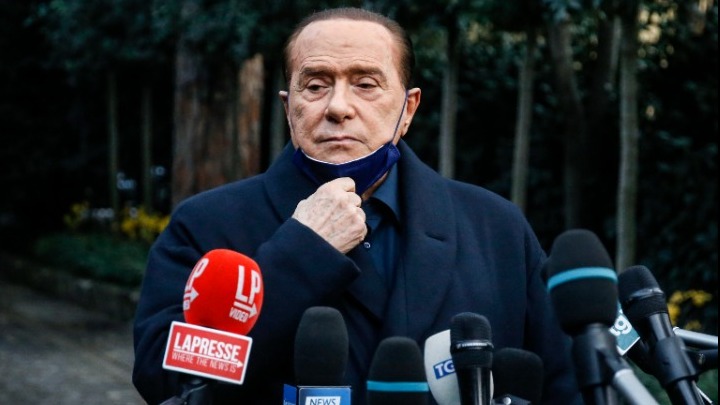  Ο Μπερλουσκόνι απέσυρε την υποψηφιότητά του για την ιταλική προεδρία