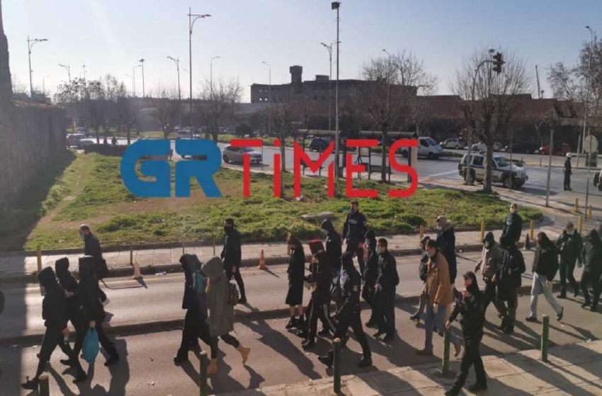 Θεσσαλονίκη: Στα δικαστήρια οι 27 συλληφθέντες των χθεσινών επεισοδίων