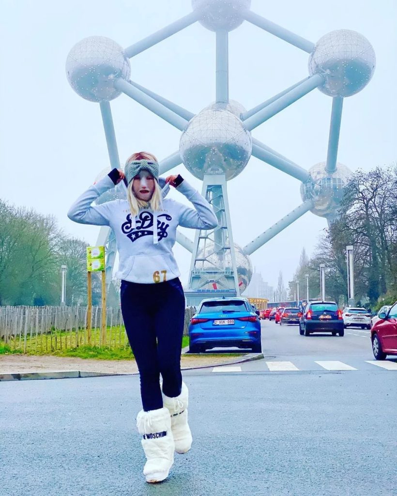 Ιωάννα Παλιοσπύρου: Στο εξωτερικό πριν από το δέκατο χειρουργείο 5 φ3 3