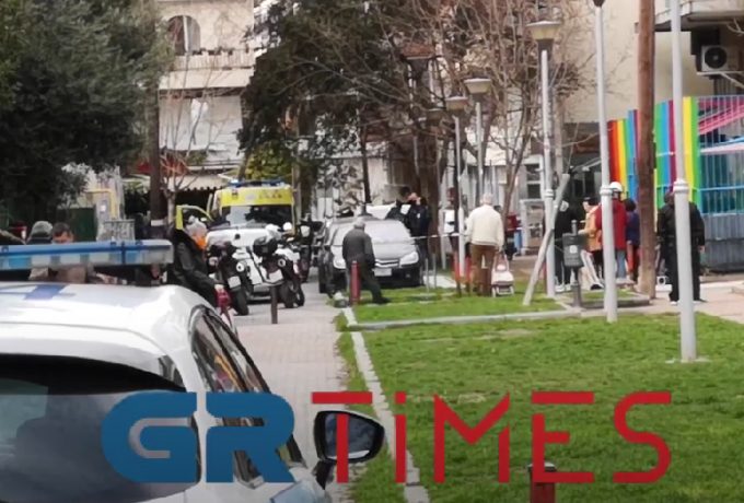  Τραγωδία στη Θεσσαλονίκη: Μητέρα δύο παιδιών έπεσε από τον πέμπτο όροφο και σκοτώθηκε (vid)