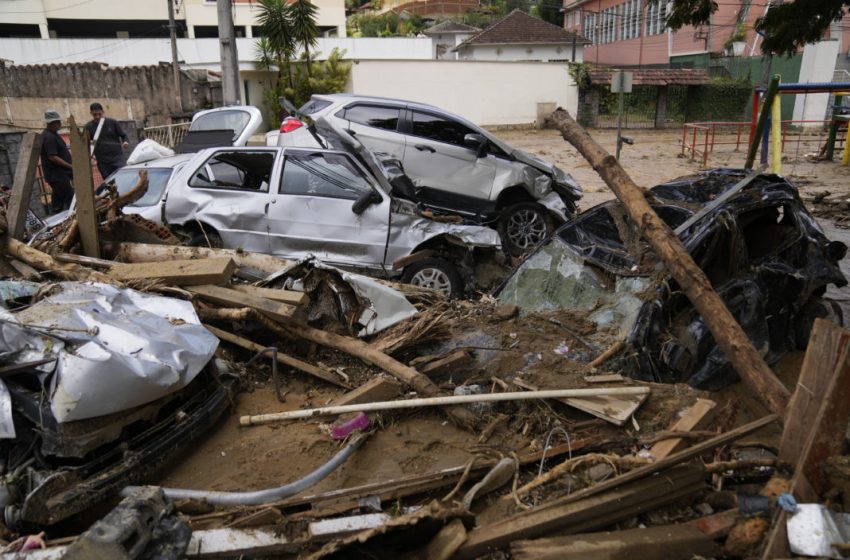  Βραζιλία: Τουλάχιστον 58 οι νεκροί από τις πλημμύρες και τις κατολισθήσεις στην Πετρόπολις