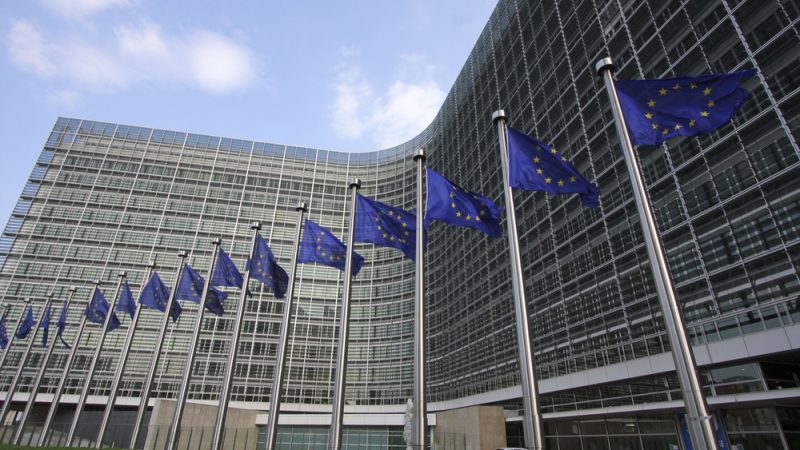  Euractiv: Κύκλοι της Κομισιόν πιέζουν για τεχνοκρατική κυβέρνηση στην Αθήνα! – Διαψεύδει ο εκπρόσωπος της Επιτροπής