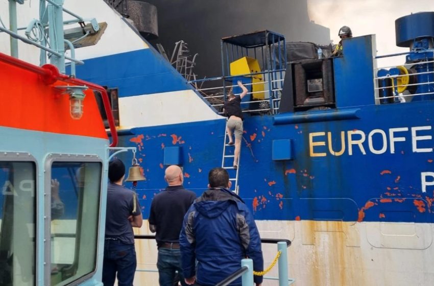  Euroferry Olympia: Συγκλονιστικές εικόνες από τη διάσωση του επιζώντα αγνοούμενου – Πληροφορίες και για δεύτερο (vid)