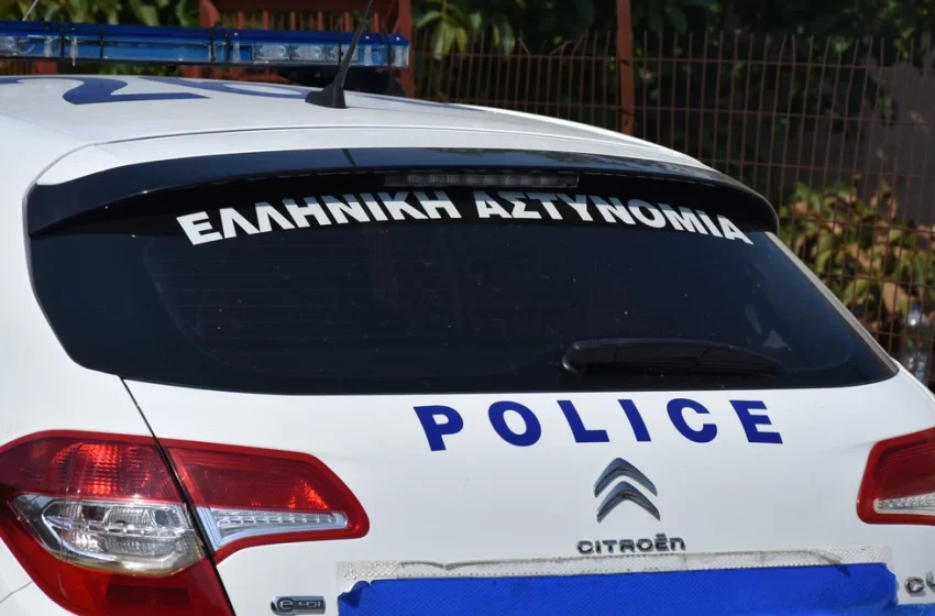  Κόρινθος: Στο νοσοκομείο αστυνομικός που δέχτηκε επίθεση με καδρόνι μέσα σε εκκλησία