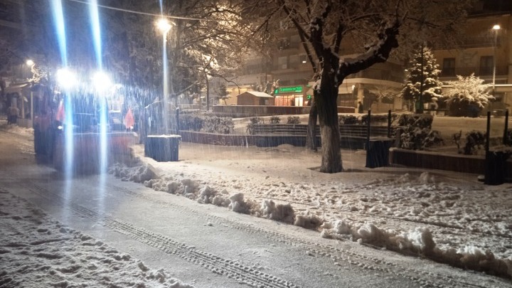  Γρεβενά: Ολονύκτια μάχη με τη σφοδρή χιονόπτωση