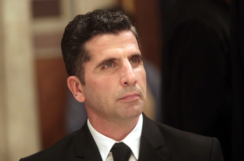  Ο Θανάσης Βισκαδουράκης συγκινεί: “Δεν με αγκάλιασε κάποιος να μου πει ποιο είναι το καλό και το κακό”