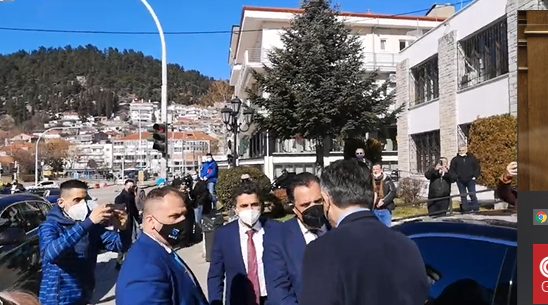  Αποδοκιμασίες στην Καστοριά κατά του Υπ. Ανάπτυξης για την τιμή του ρεύματος   (vid)