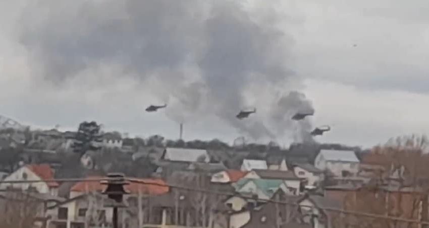  Ουκρανία: Ρώσικη επιδρομή με ελικόπτερα σε αεροδρόμιο 23 χιλιόμετρα από το Κίεβο (vid)