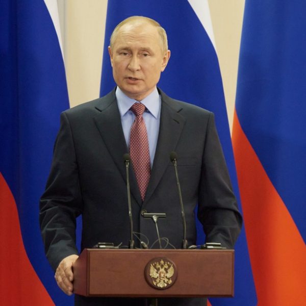 Ο Πούτιν καυχάται για την υπεροχή των ρωσικών όπλων – ”Η Μόσχα έτοιμη να τα μοιραστεί με συμμάχους”