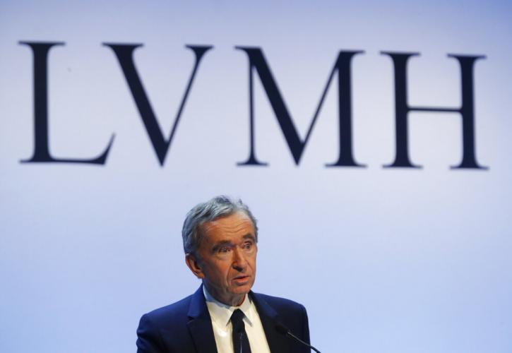  Ο όμιλος LVMH κλείνει “προσωρινά” 124 καταστήματά στη Ρωσία