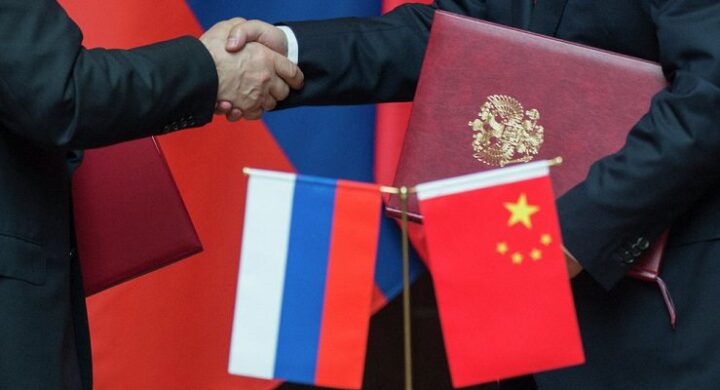  Guardian: Η Κίνα πρόθυμη για οικονομική βοήθεια στη Ρωσία