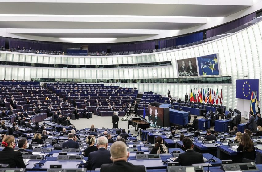  ΚΚΕ για Qatargate: Το ψήφισμα του ευρωκοινοβουλίου ξεπλένει τα λόμπι και τις ΜΚΟ 