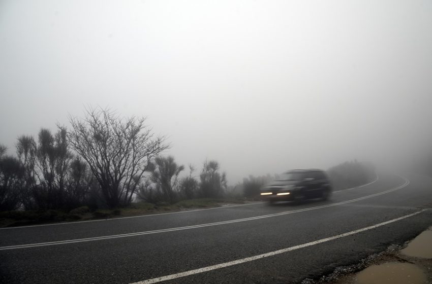  Χιόνια στην Αθήνα – Ποιοι δρόμοι έχουν κλείσει – Πώς θα εξελιχθεί η κακοκαιρία τις επόμενες ώρες – Πότε θα βελτιωθεί ο καιρός (vid)