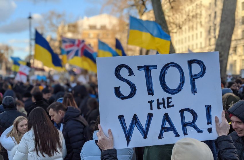  Μεγάλες διαδηλώσεις κατά του πολέμου στην Ουκρανία σε πολλές ευρωπαϊκές πόλεις