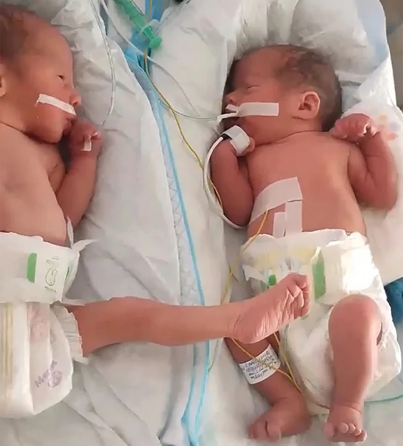 Ουκρανία: Ζευγάρι Αμερικανών απέκτησε δίδυμα από Ουκρανή παρένθετη μητέρα στο Κίεβο την μέρα της ρώσικης εισβολής 4 morakia5