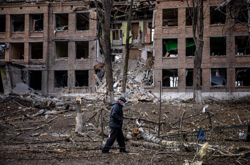  Ουκρανία: Αναφορές για ομαδικό τάφο κοντά στο Κίεβο – Δεκάδες πτώματα αμάχων