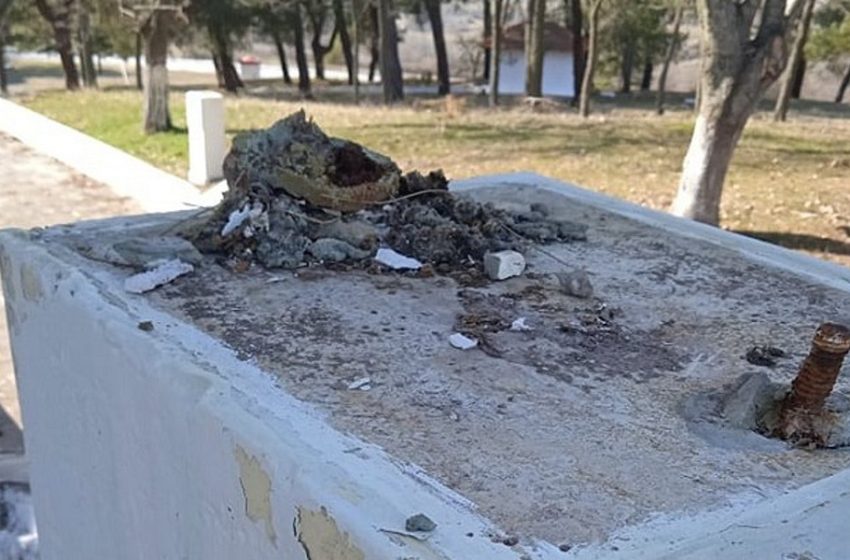  Θεσσαλονίκη: Άγνωστοι έκλεψαν δέκα προτομές έξω από το Στρατιωτικό Μουσείο Λαχανά