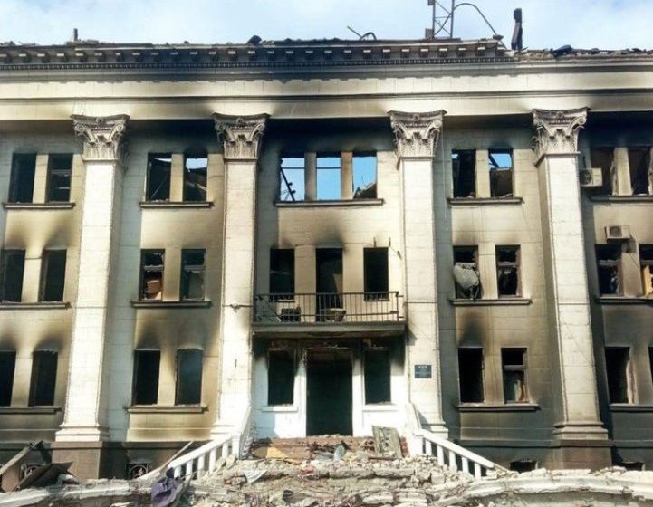  Μαριούπολη: Οι Ουκρανοί ανακοίνωσαν ότι βρέθηκαν 300 νεκροί στο βομβαρδισμένο θέατρο
