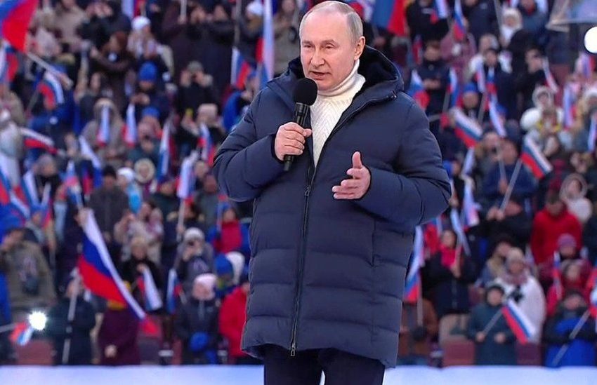  Σε φιέστα για την Κριμαία ο Πούτιν – Κόπηκε ξαφνικά η ομιλία του στον “αέρα” – H εξήγηση από τον Πεσκόφ
