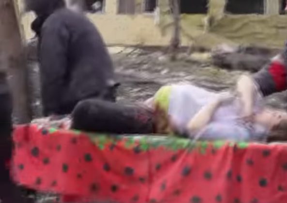  Νεκρή η έγκυος μετά τον βομβαρδισμό στο μαιευτήριο στην Μαριούπολη