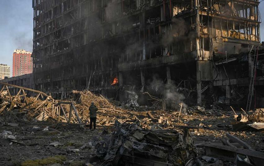  “Καμένη γη” η Μαριούπολη, ανθρωπιστικό δράμα σε εξέλιξη – Ρωσικές επιθέσεις σε Χάρκοβο και άλλες πόλεις