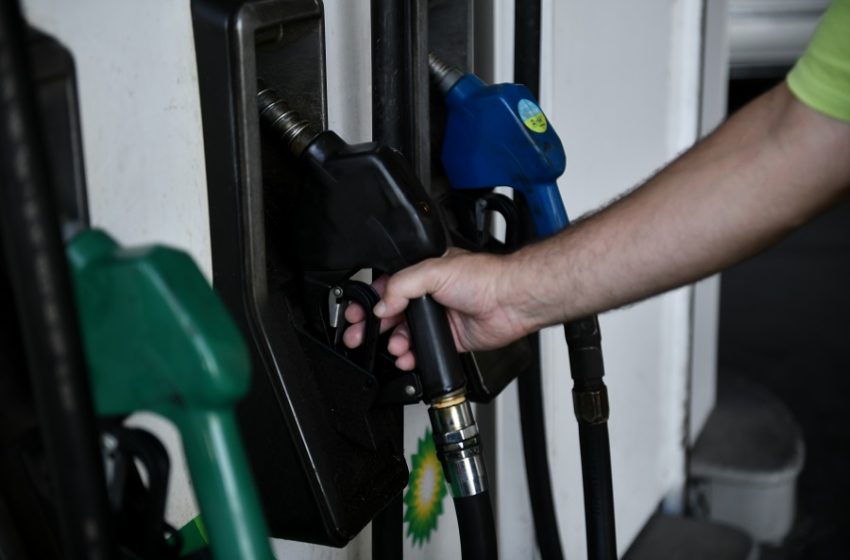  Αυξήσεις φωτιά στα καύσιμα: Η βενζίνη αγγίζει τα 3 ευρώ – Το πετρέλαιο ξεπέρασε τα 122 δολάρια το βαρέλι – Εφιάλτης στις μεταφορές