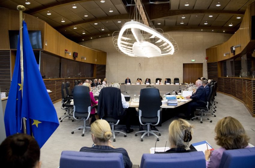  Ευρωπαίος αξιωματούχος ενόψει Συνόδου Κορυφής:Η Κομισιόν δεν θα συμπεριλάβει στις προτάσεις της εμπάργκο στο ρωσικό πετρέλαιο