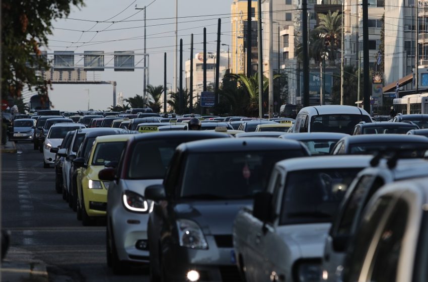  Τέλη κυκλοφορίας με τον μήνα: Τι προβλέπει η τροπολογία