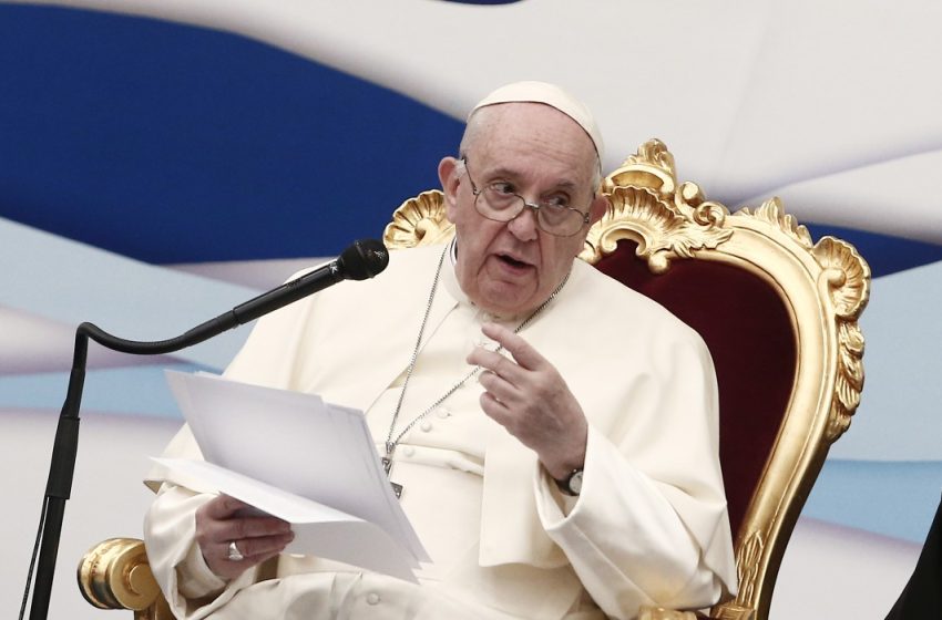  Ο Πάπας Φραγκίσκος ασκεί για πρώτη φορά κριτική στον Πούτιν