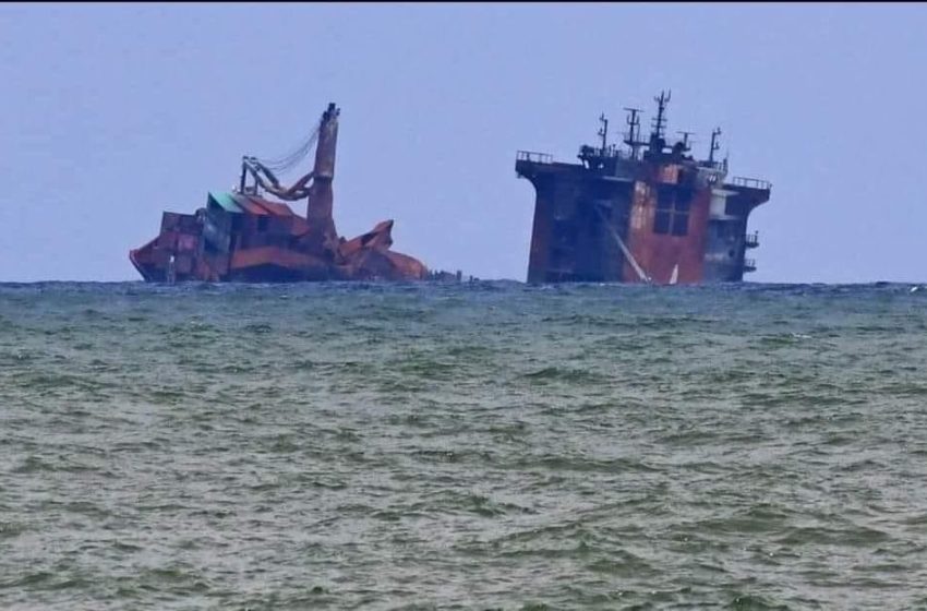  Τυνησία: Δύτες επιθεωρούν το δεξαμενόπλοιο που ναυάγησε στην Γκαμπές