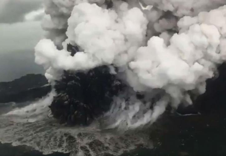  Eξερράγη το ηφαίστειο Ανάκ Κρακατόα στην Ινδονησία