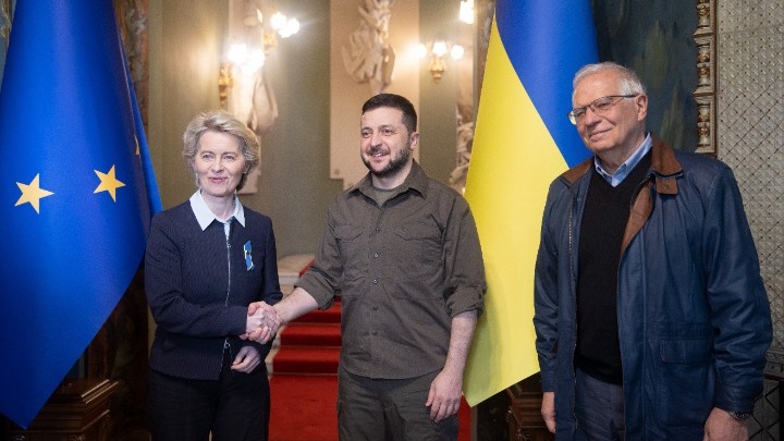  Φον ντερ Λάιεν σε Ζελένσκι: “Θα εξετάσουμε άμεσα το αίτημα ένταξης της Ουκρανίας στην ΕΕ”