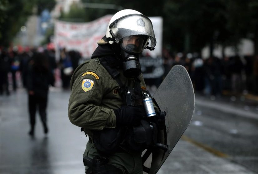  Θεσσαλονίκη: Ένταση στο ΑΠΘ μεταξύ ΜΑΤ και νεαρών διαδηλωτών