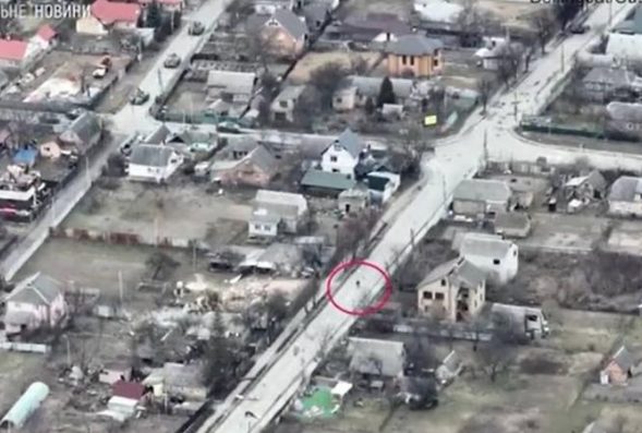  N. Y. Times: Σοκαριστικό βίντεο από τη Bucha- Ποδηλάτης πέφτει νεκρός από ρωσικά πυρά