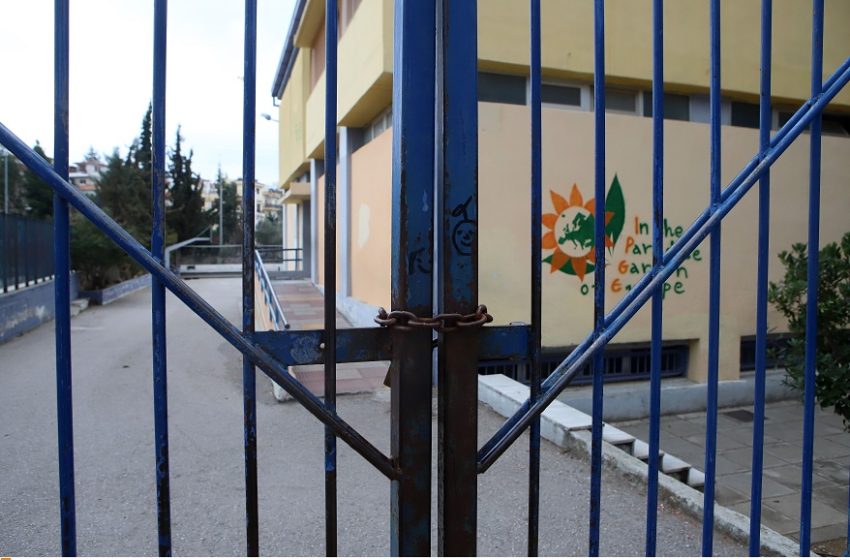  Θεσσαλονίκη: Συνελήφθησαν δύο 17χρονοι που μαχαίρωσαν συνομηλίκους τους σε σχολείο