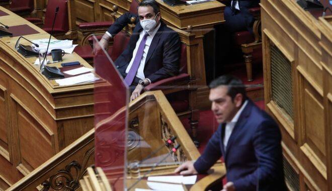  Το επικοινωνιακό σφάλμα Μητσοτάκη στην κόντρα της Βουλής- “Ωσεί παρών” ο Ανδρέας